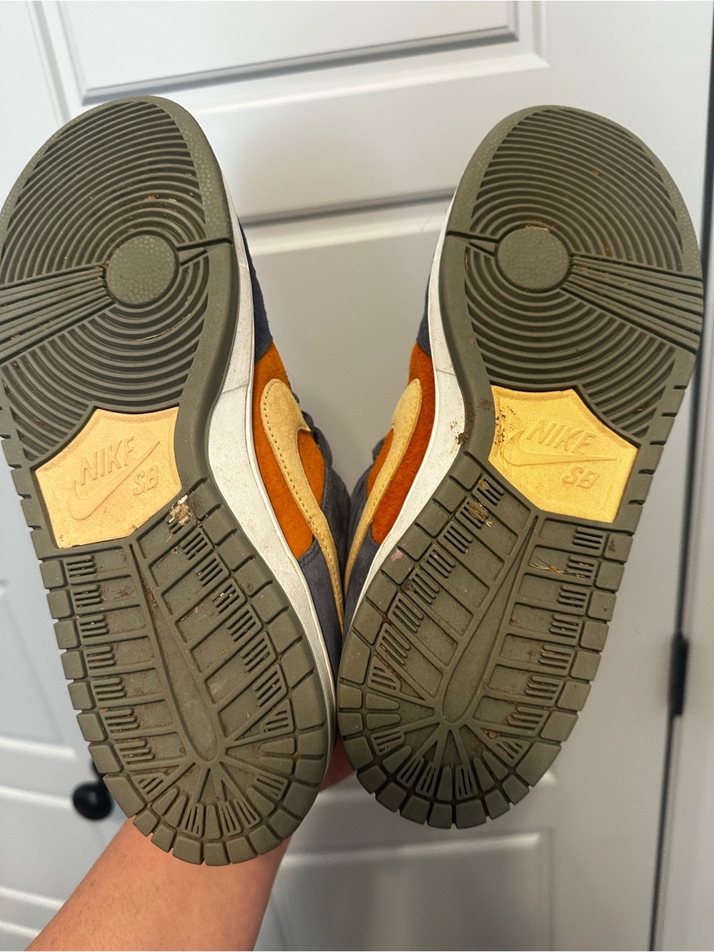 Nike SB Dunk Low
Light Carbon Monarch - Picture 3 of 4